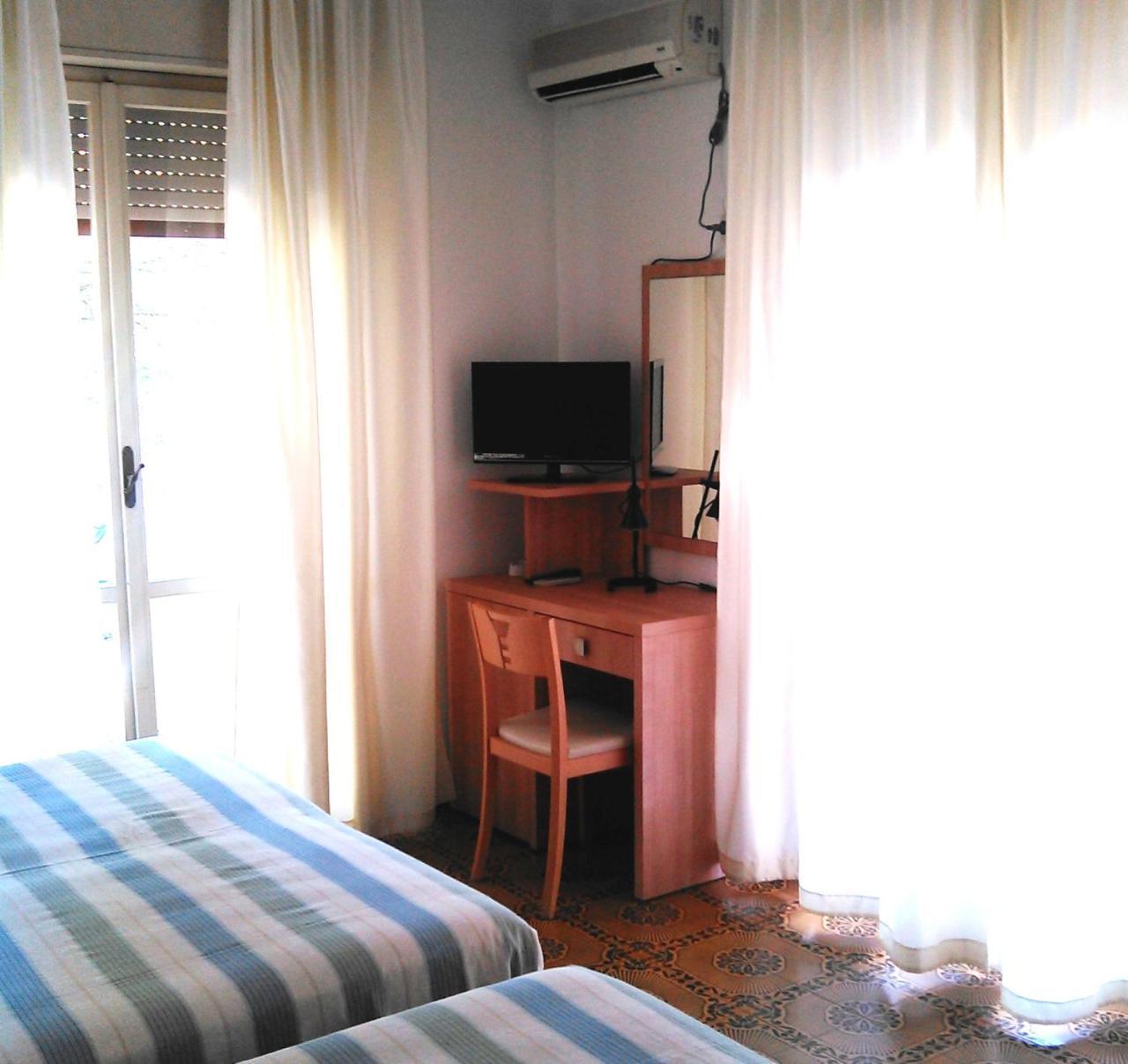 Hotel Enrica Cervia Buitenkant foto