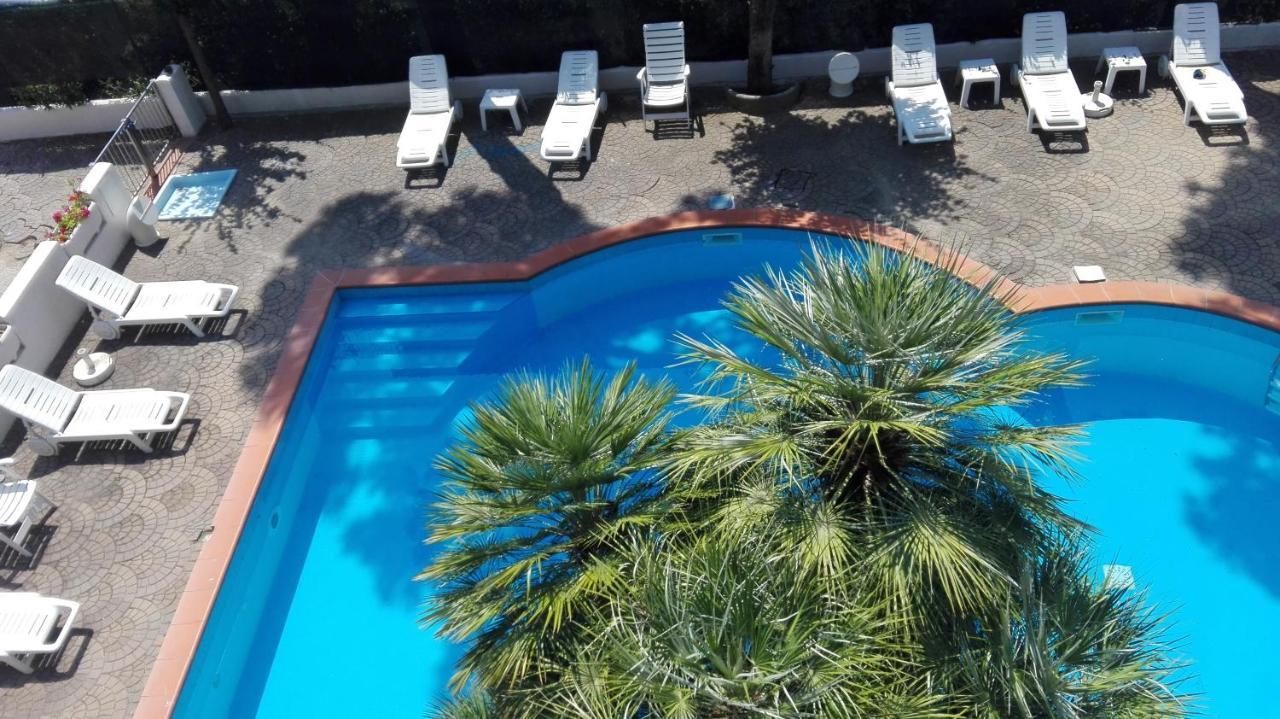 Hotel Enrica Cervia Buitenkant foto